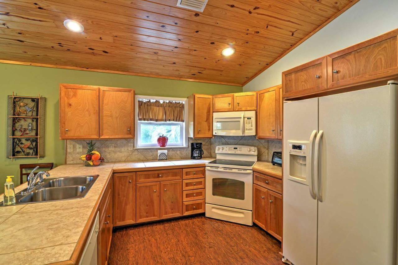 Crystal River Cottage On 1 Acre With Deck And Porch! Yankeetown Exterior foto